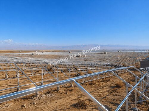 青海省100MW地面太陽光発電架台システム