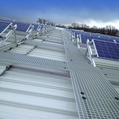 良い価格 商業太陽電池パネルの屋根の取付金具のアルミニウム タイルは太陽屋根の土台システムをBallasted オンライン