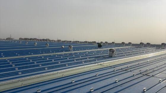 良い価格 太陽光パネルの設置ソリューションを保証する風景や肖像画モジュールの指向を特徴とする太陽光屋根設置キット オンライン